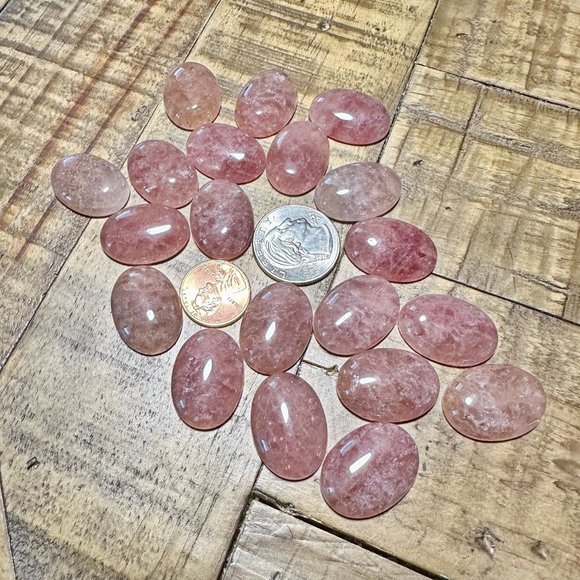 25mm Strawberry Quartz Cabochons - Picture 2 of 6